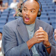 Illustration for article titled Charles Barkley Pays Busboys Tuition to Temple